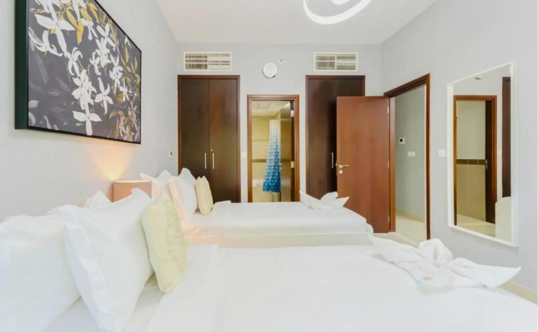 2Br Apartment Partial Burj Khalifa & Pool View In 29 Boulevard Dubai