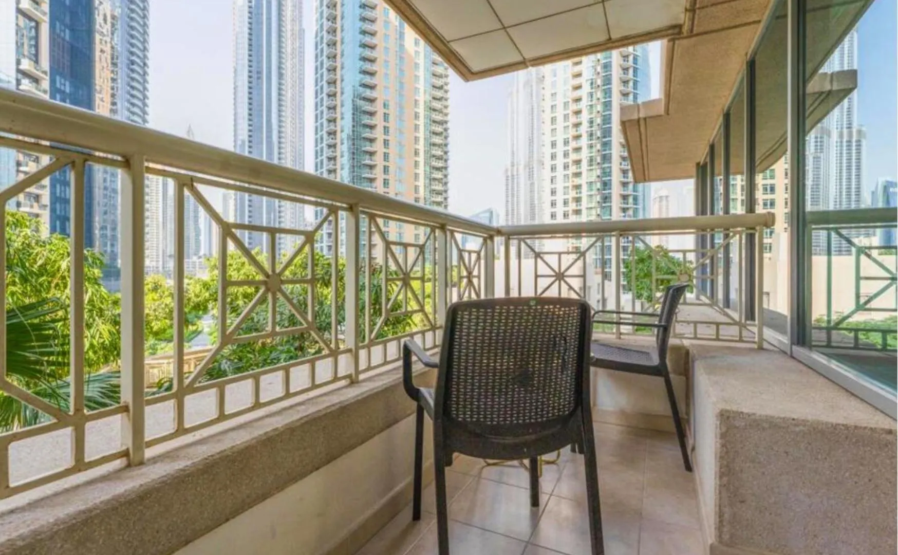 2Br Apartment Partial Burj Khalifa & Pool View In 29 Boulevard Dubai