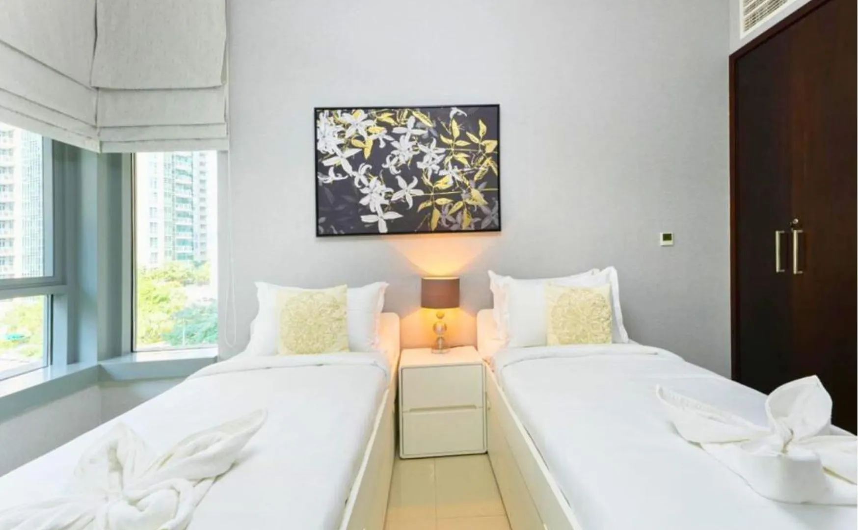 2Br Apartment Partial Burj Khalifa & Pool View In 29 Boulevard Dubai